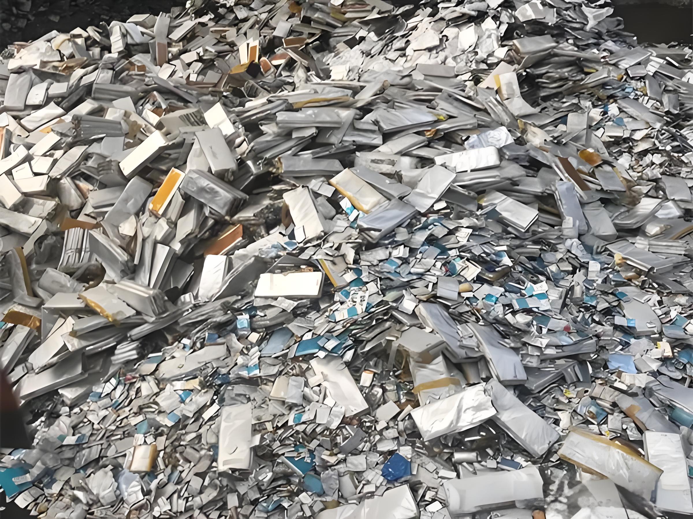 破解報廢鋰電池難題：鋰電池熱解處理設(shè)備的價值與未來