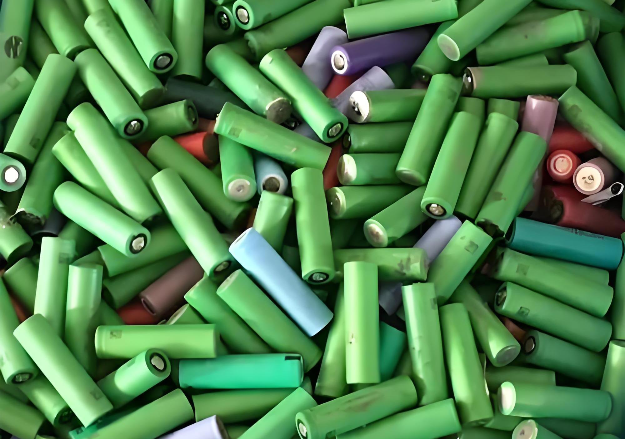 環(huán)保為的首的廢舊鋰電池熱解處理設(shè)備