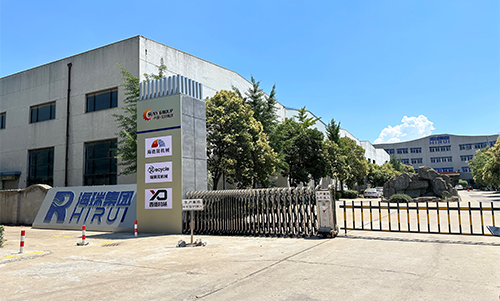 客戶參觀、考察鋰電池處理設備車間